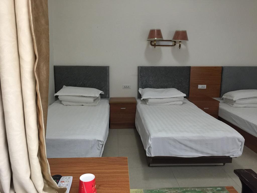 Huashan International Youth Hostel Huayin Exterior photo